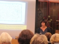 Dr. Elke Richter und ihre Kollegin stellen Briefe Goethes an Frau vonStein vor