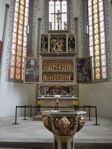 Altar in der Kulturkirche St. Peter und Paul